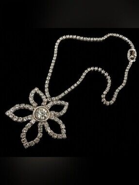 Vintage Crystal Flower Pendant Necklace - Silver Tone